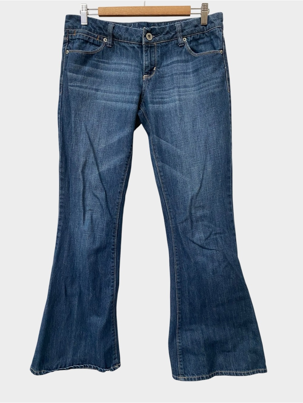 American Eagle Outfitters Real Flare Jeans size 8 Reg Low Rise AE AEO